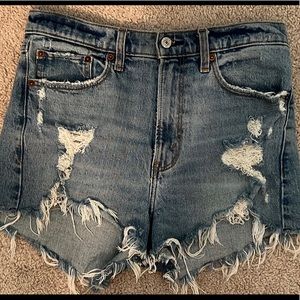 Abercrombie high rise mom shorts size 28